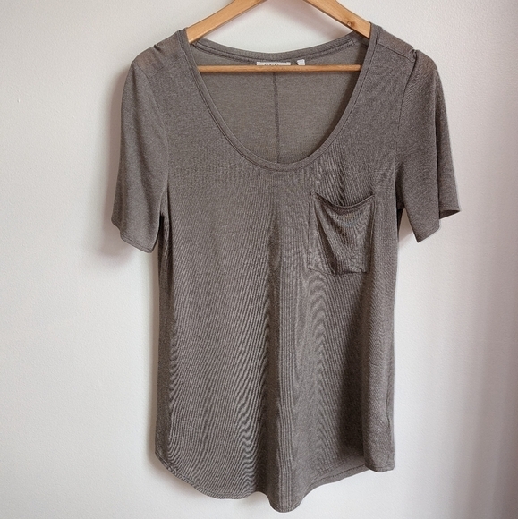 Aritzia BABATON Beige Casual Minimalist Sami Scoop Pocket Tee T-Shirt Size Small - Picture 2 of 8